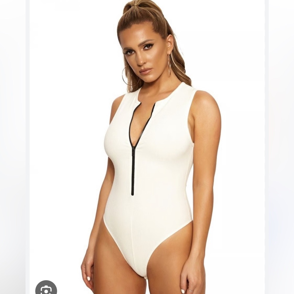 Naked Wardrobe 🖤🤍snatched White || zip front Bodysuit XS | NWT - Picture 2 of 8